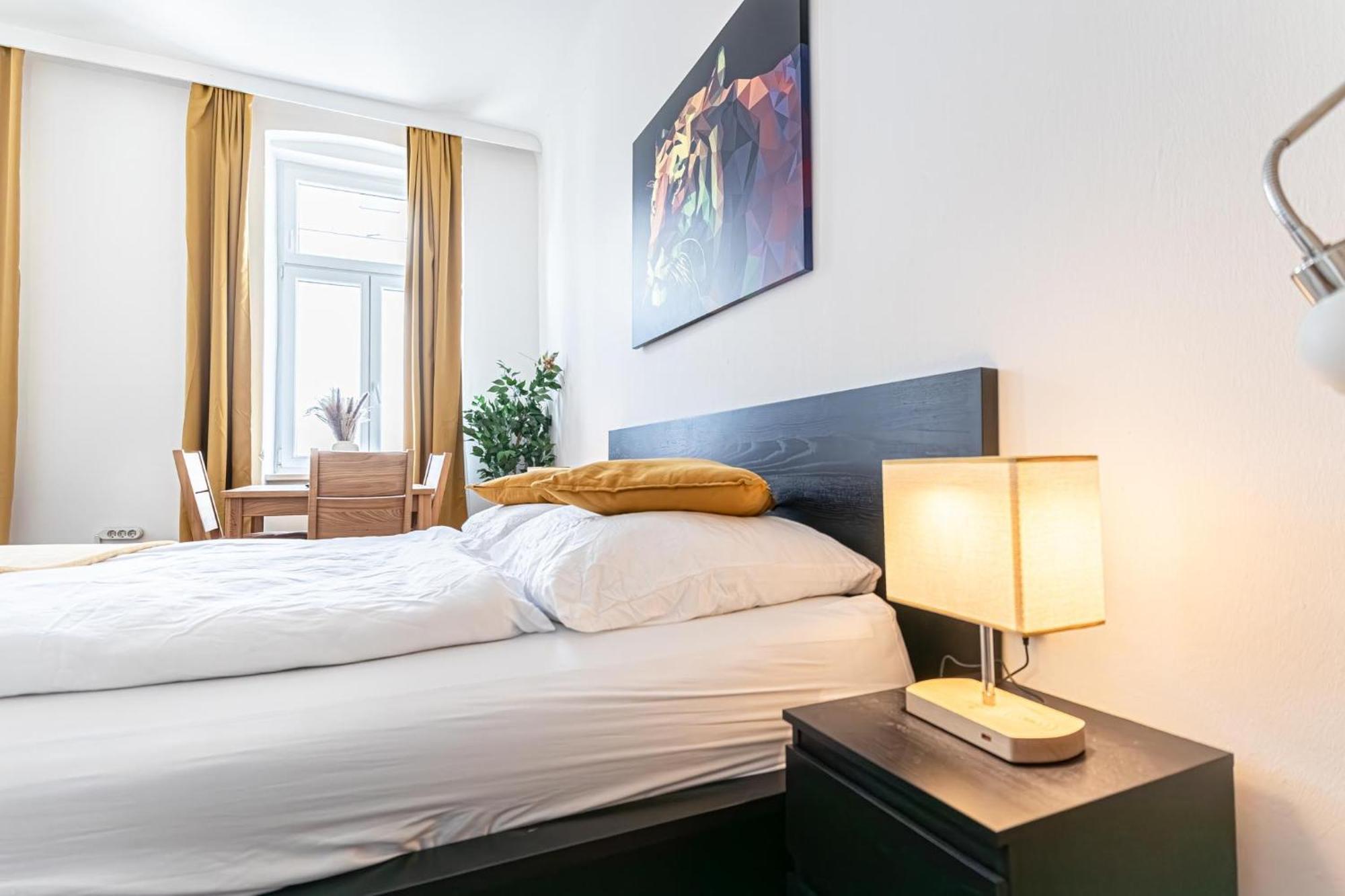 Explore Vienna: 1Br Retreat Near Westbahnhof Exterior photo