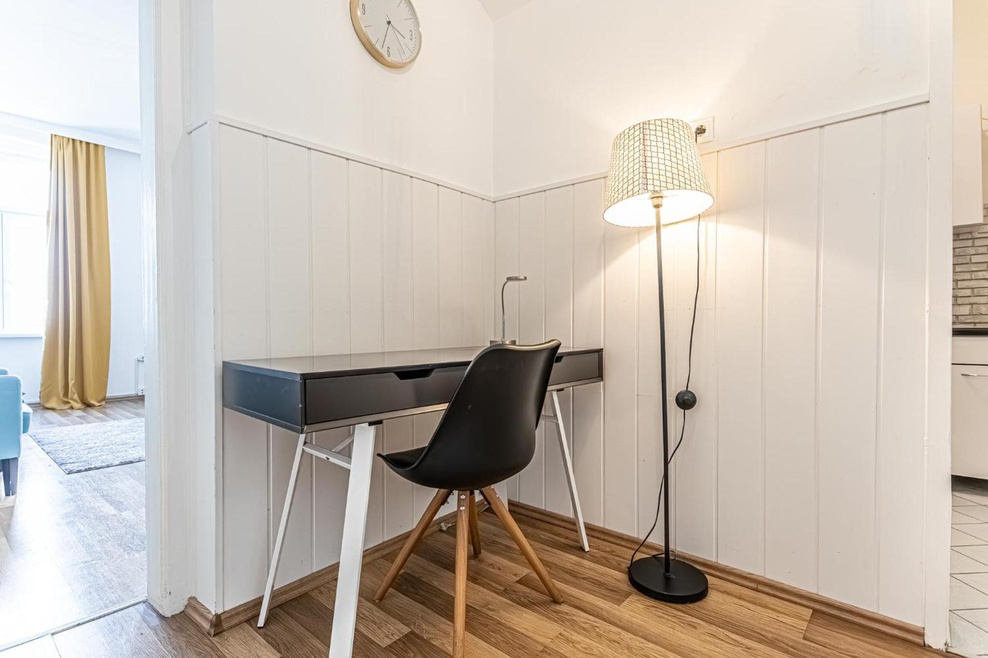 Explore Vienna: 1Br Retreat Near Westbahnhof Exterior photo